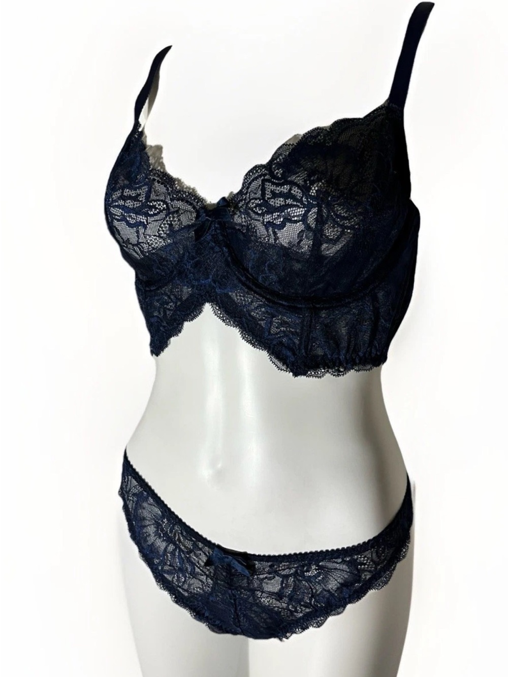 NWOT L’Agent By Agent Provocateur Navy Blue Lace Bra & Panties Set 36DD & Large